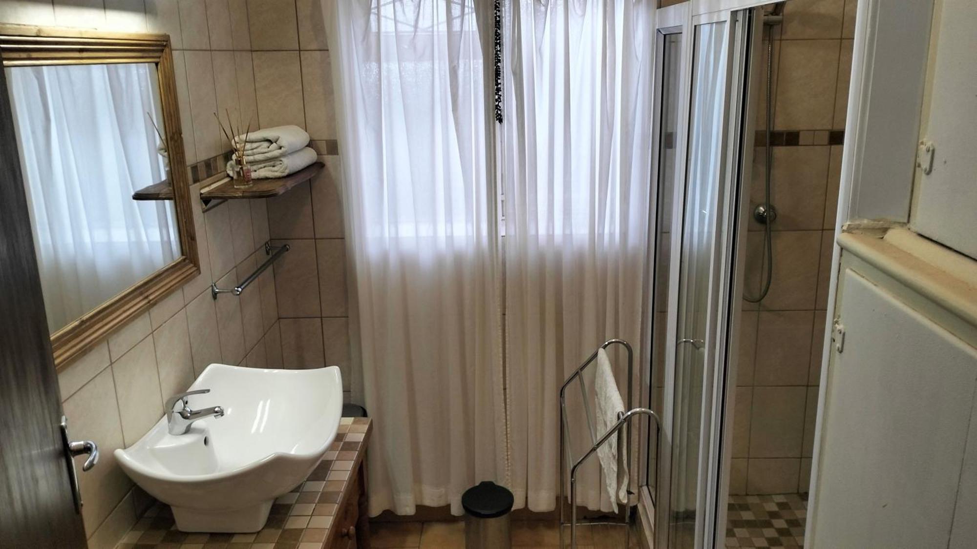 Anri Guesthouse Bloemfontein Ngoại thất bức ảnh