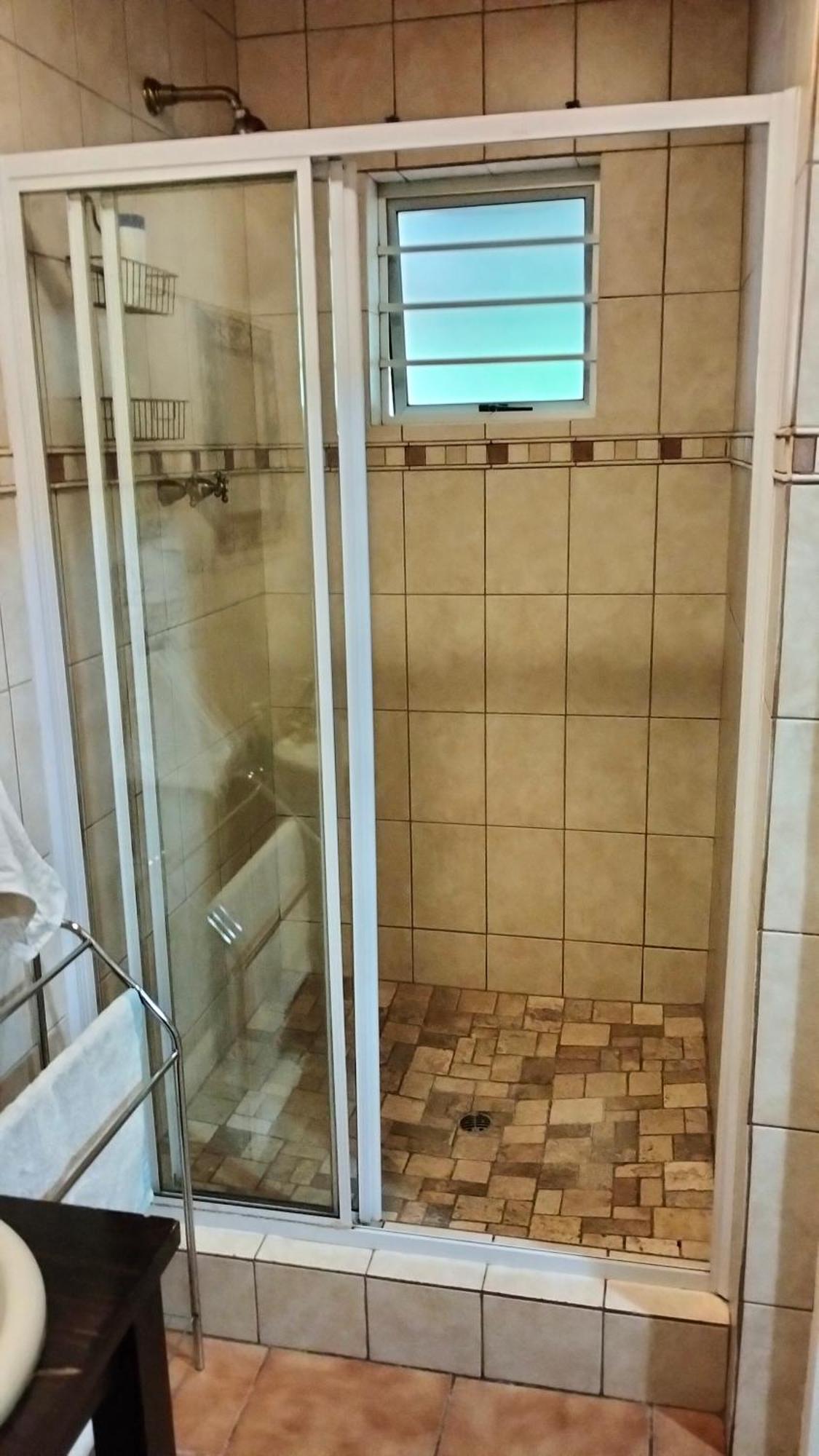 Anri Guesthouse Bloemfontein Ngoại thất bức ảnh