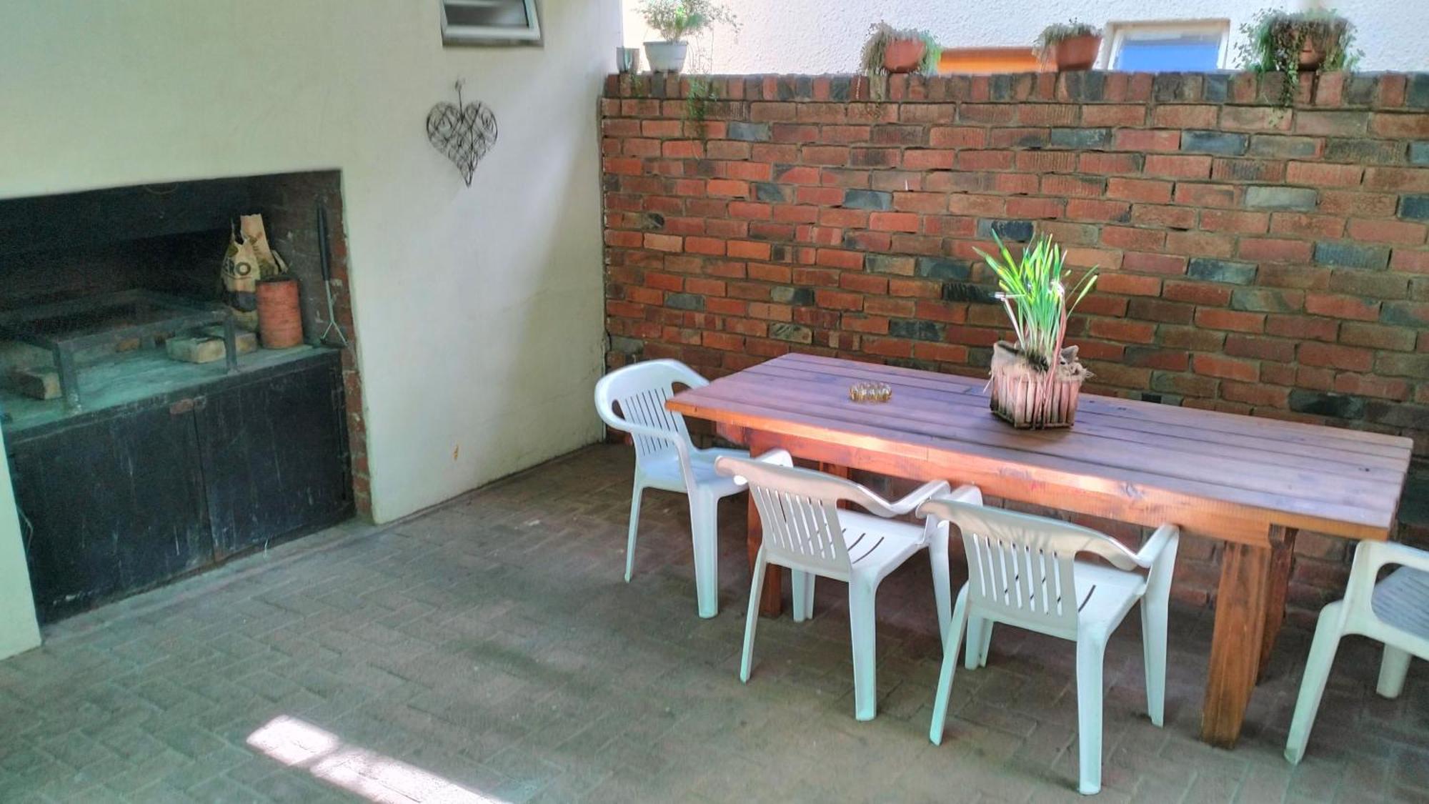 Anri Guesthouse Bloemfontein Ngoại thất bức ảnh