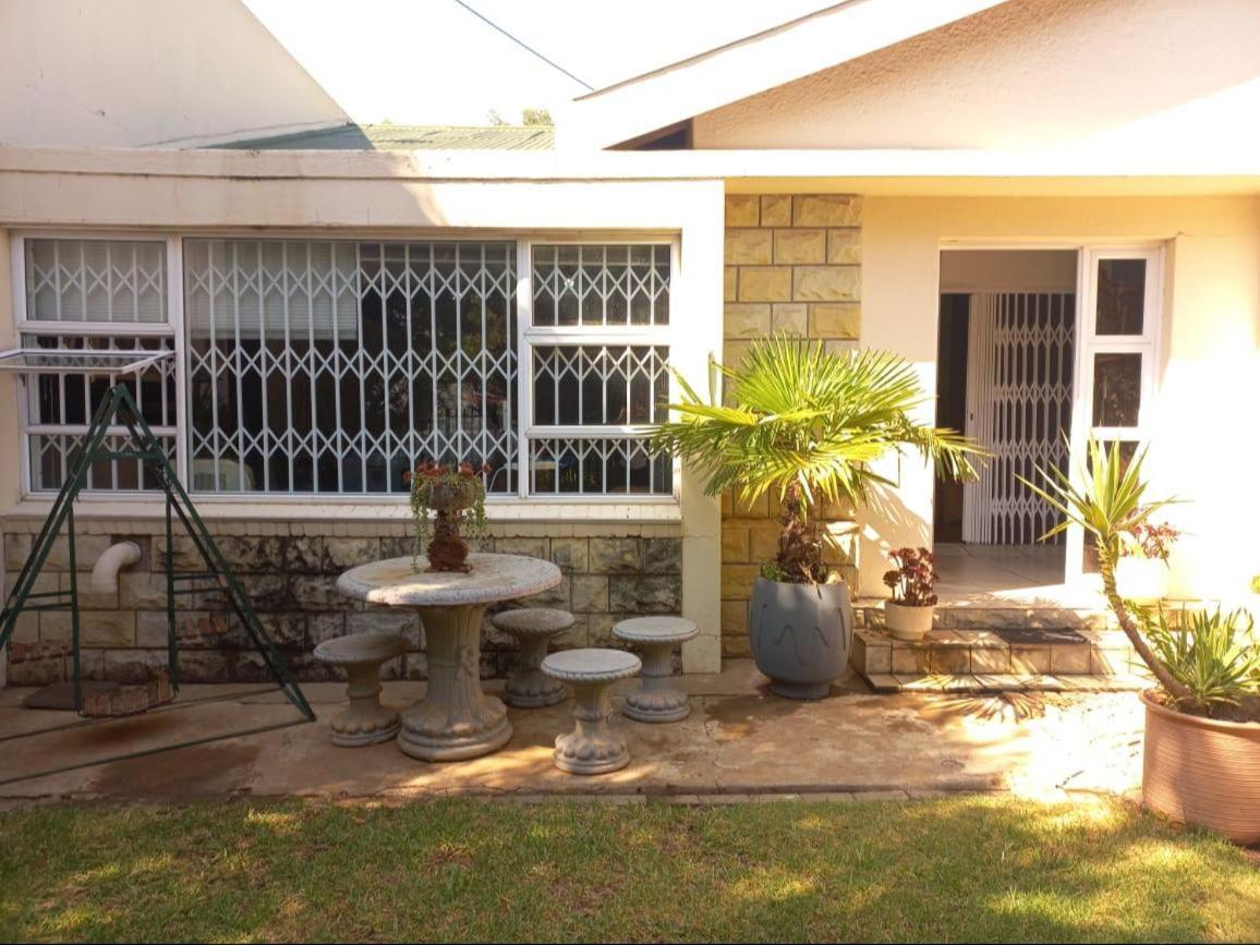 Anri Guesthouse Bloemfontein Ngoại thất bức ảnh