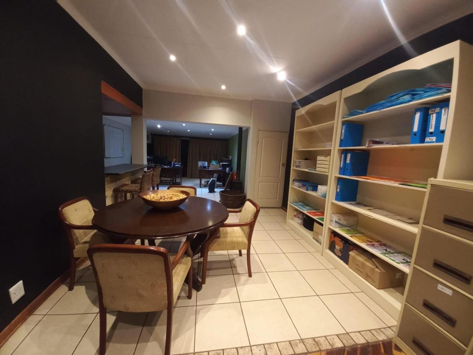 Anri Guesthouse Bloemfontein Ngoại thất bức ảnh