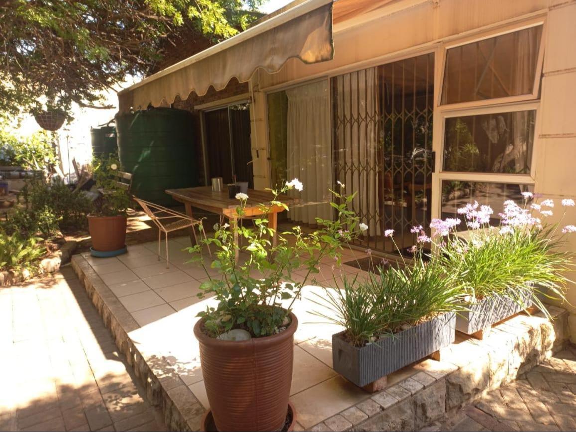 Anri Guesthouse Bloemfontein Ngoại thất bức ảnh