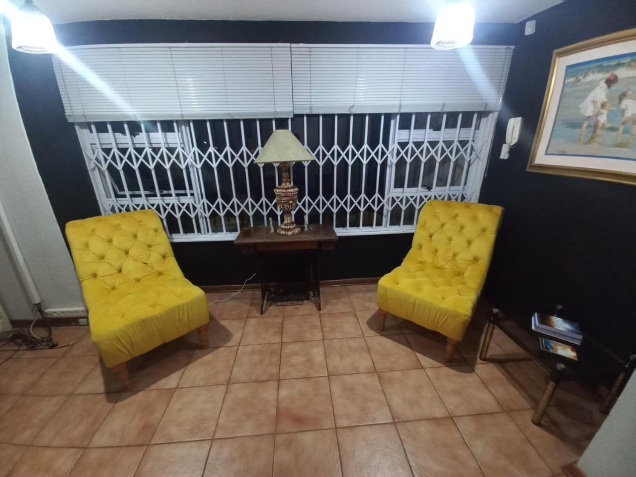 Anri Guesthouse Bloemfontein Ngoại thất bức ảnh