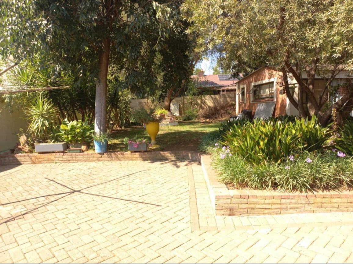 Anri Guesthouse Bloemfontein Ngoại thất bức ảnh