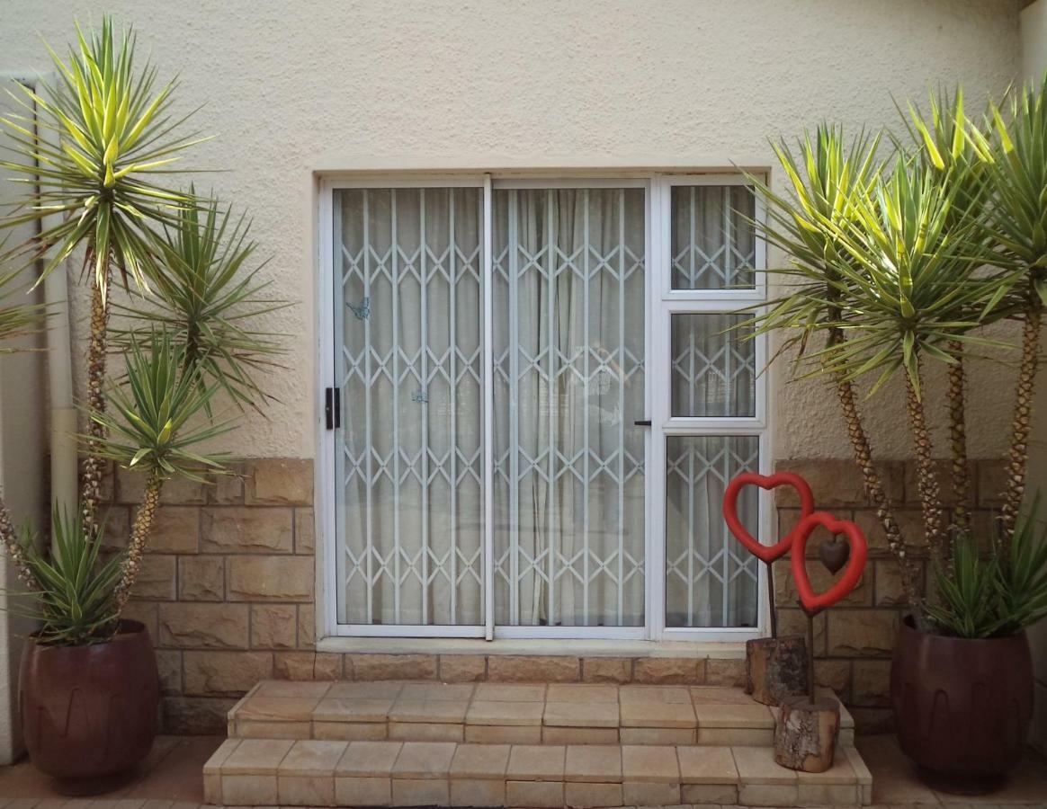 Anri Guesthouse Bloemfontein Ngoại thất bức ảnh
